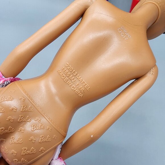 4 Vintage & Modern Barbie Dolls Bundle + Clothes Accessories Mattel 2001-2021 - Picture 11 of 16